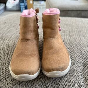 Little kids size 11
worn handful of times